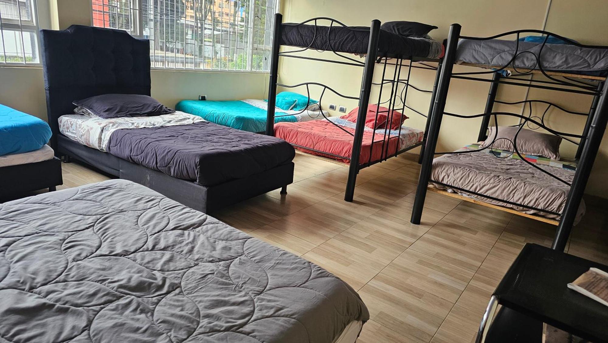 Colisseum Roma House- Campin Simon Bolivar Movistar Embajada Compensar โบโกตา ห้อง รูปภาพ